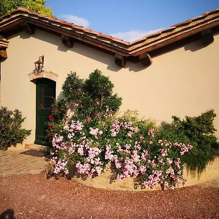 Tenuta L'oliveta Farm stay *